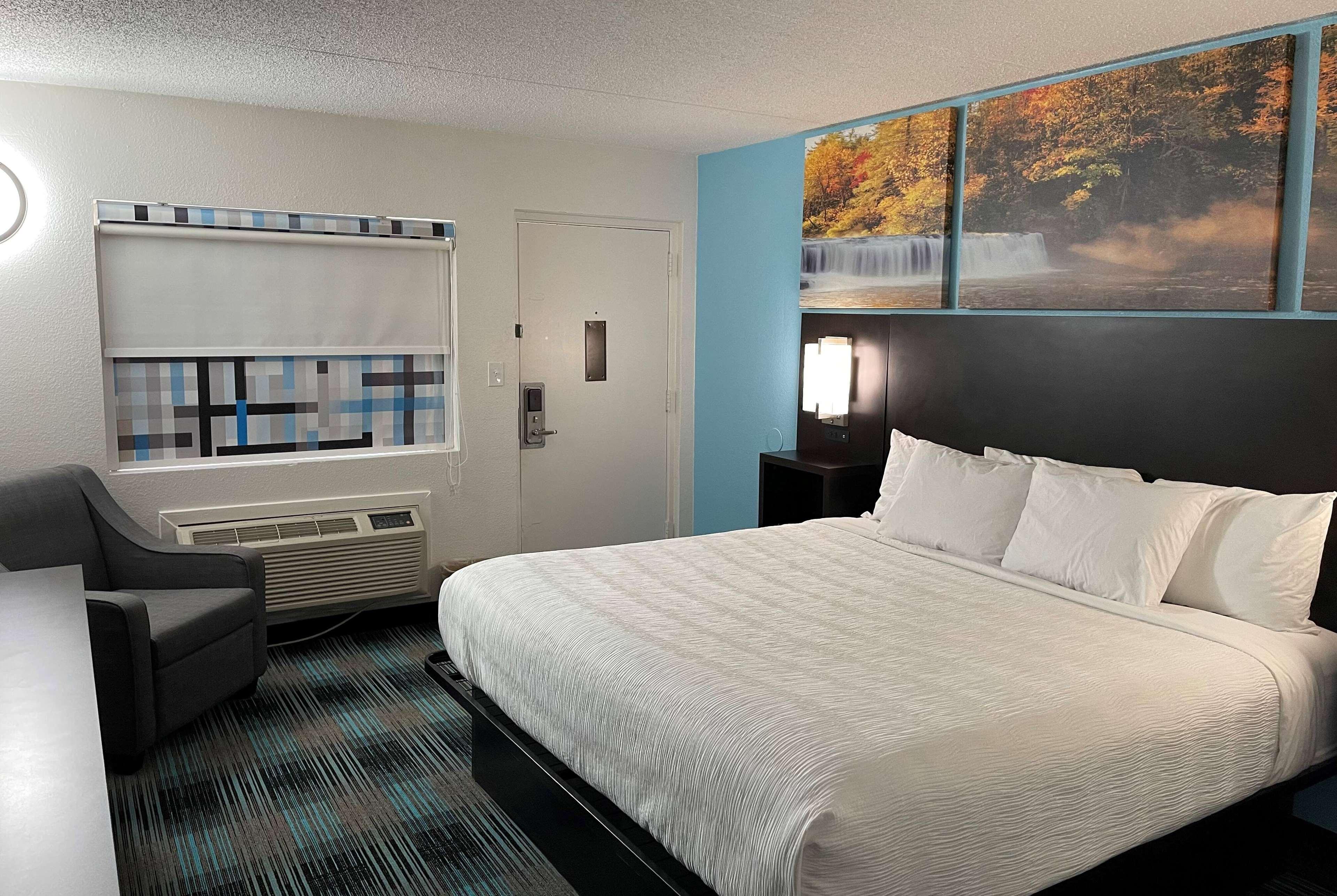 Days Inn By Wyndham Calhoun Ga I-75 And Us-41 Exterior photo