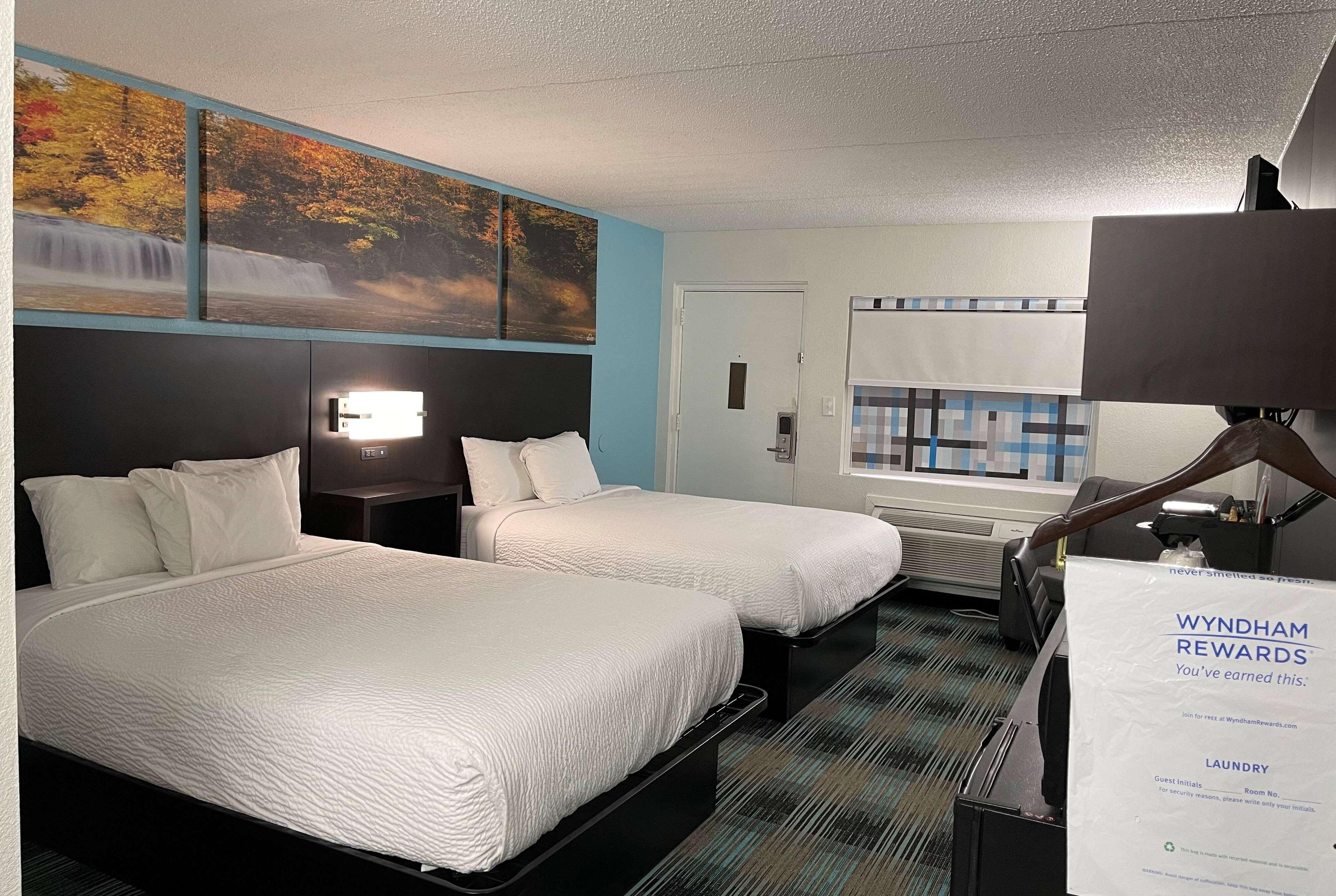 Days Inn By Wyndham Calhoun Ga I-75 And Us-41 Exterior photo