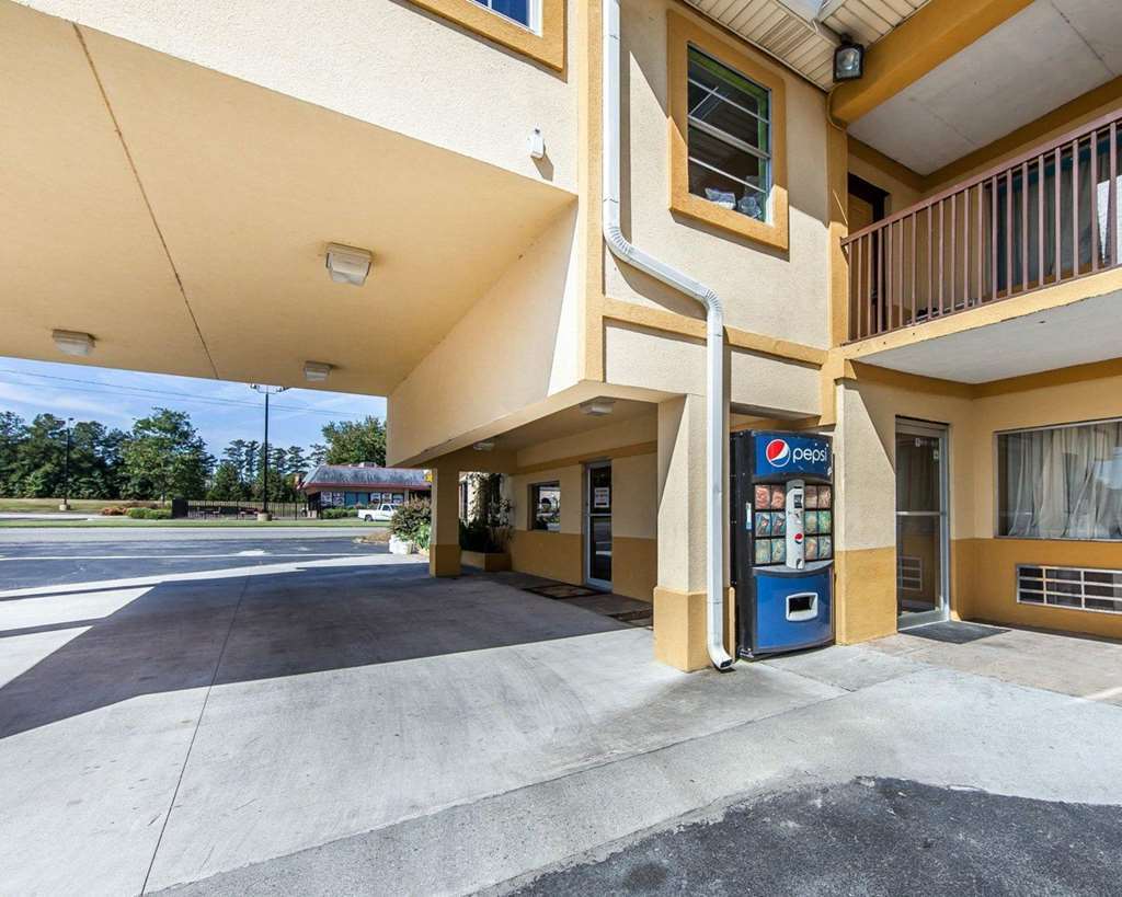 Days Inn By Wyndham Calhoun Ga I-75 And Us-41 Exterior photo